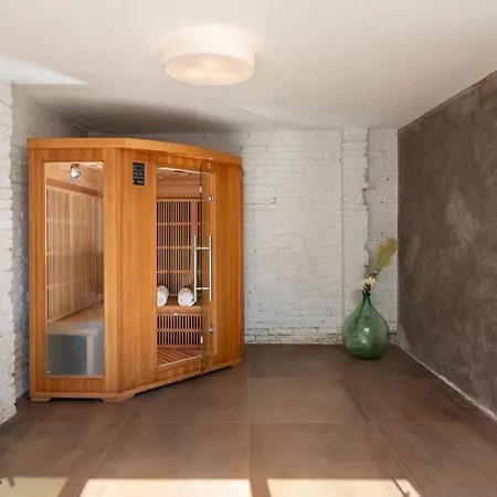 Villa La Villanella 6, Emma