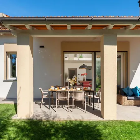 La Villanella 6, Emma Villa