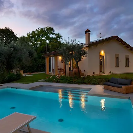La Villanella 6, Emma Villa *